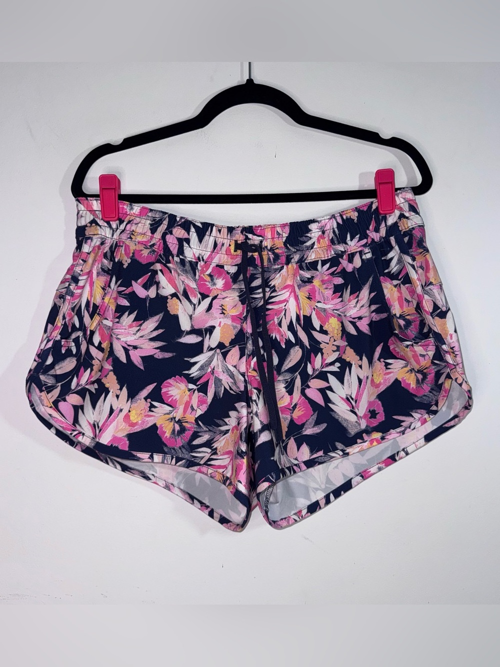 Columbia Women’s Medium Tropical Floral Active Shorts Pink Navy